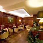 酒店 帕拉索阿拉巴迪耶里酒店