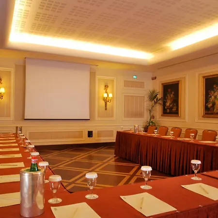 Palazzo Alabardieri מלון 4*