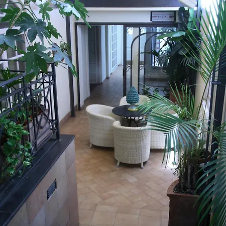 מלון Palazzo Alabardieri 4*