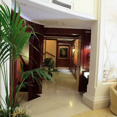מלון Palazzo Alabardieri