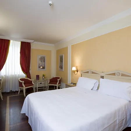 Palazzo Alabardieri מלון 4*
