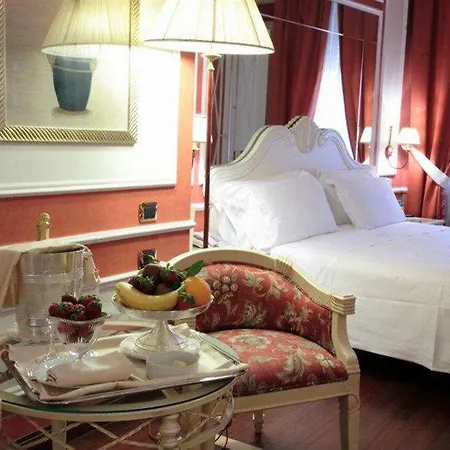 Palazzo Alabardieri 4*