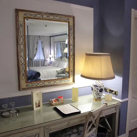 Hotel Palazzo Alabardieri Naples