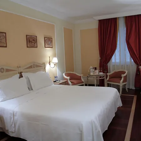 Palazzo Alabardieri Hotel 4*
