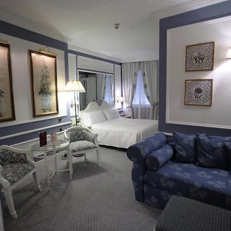 Palazzo Alabardieri Νάπολη