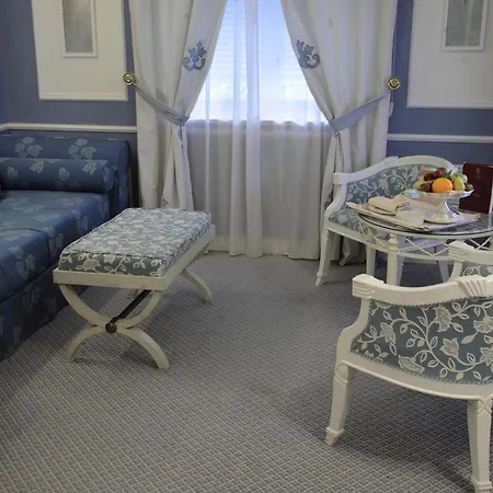 Palazzo Alabardieri Νάπολη