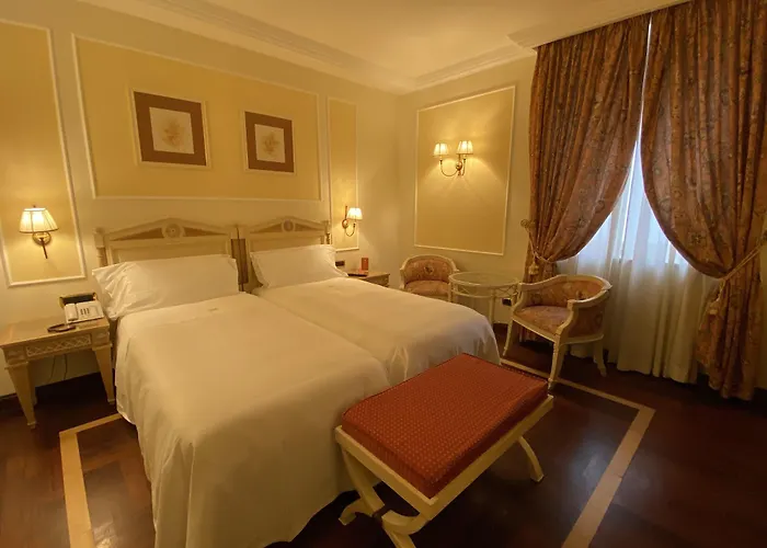 Palazzo Alabardieri 4* Neapol