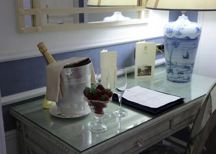 Palazzo Alabardieri Neapol