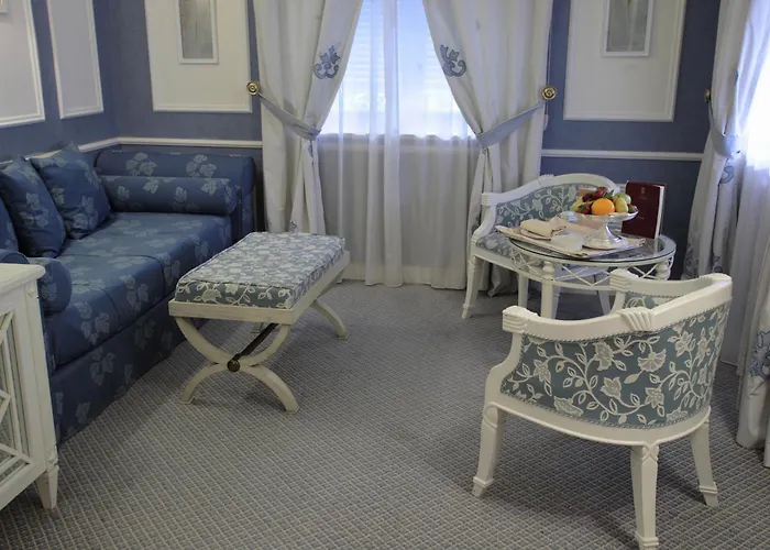 Palazzo Alabardieri Neapol