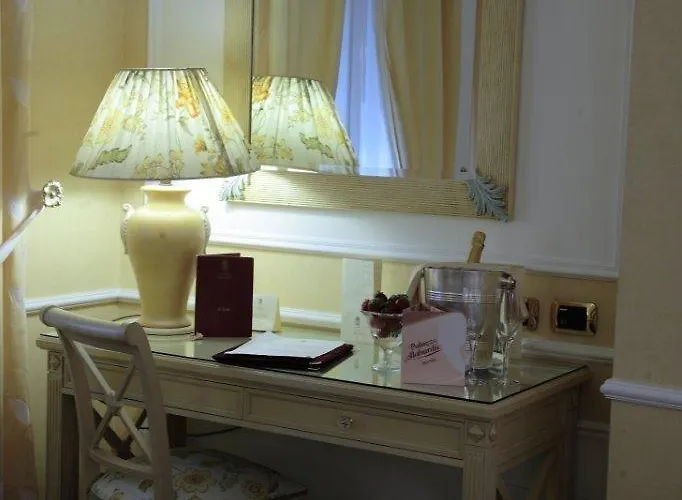 Palazzo Alabardieri Hotel 4*