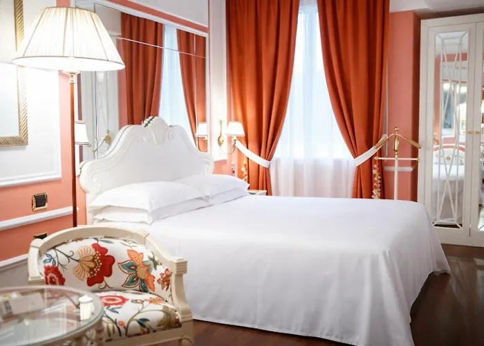 Palazzo Alabardieri Neapol