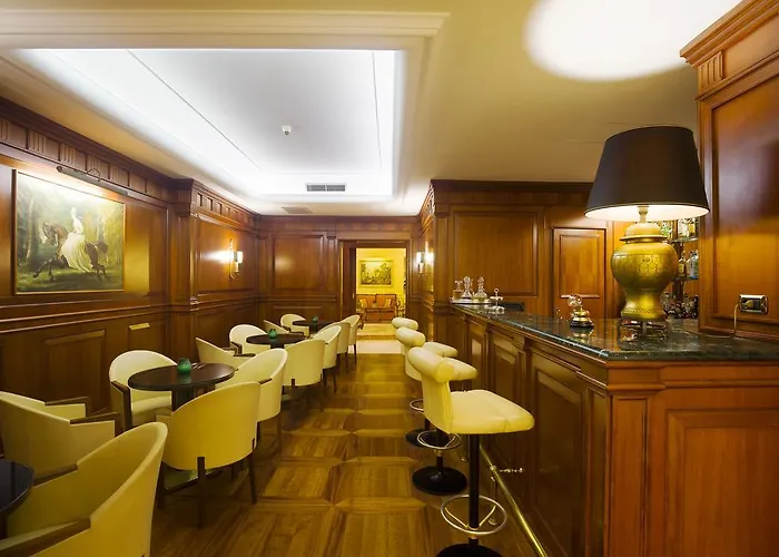 Palazzo Alabardieri Neapol