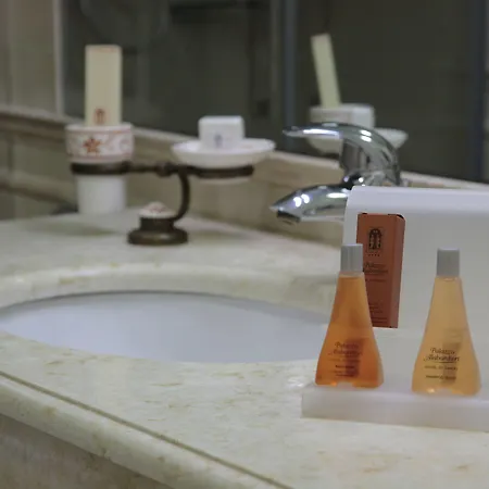 팔라쪼 알바르디에리 4* 나폴리