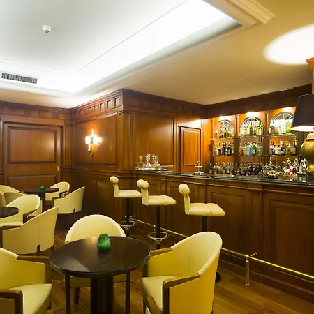Palazzo Alabardieri Hotel 4*