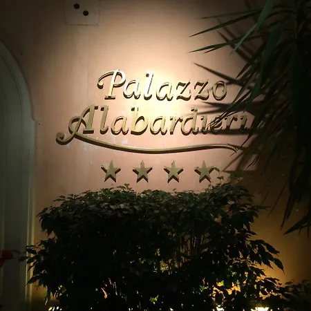 Palazzo Alabardieri 4* Nápoles