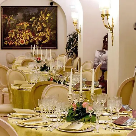 Hotel Palazzo Alabardieri Neapel