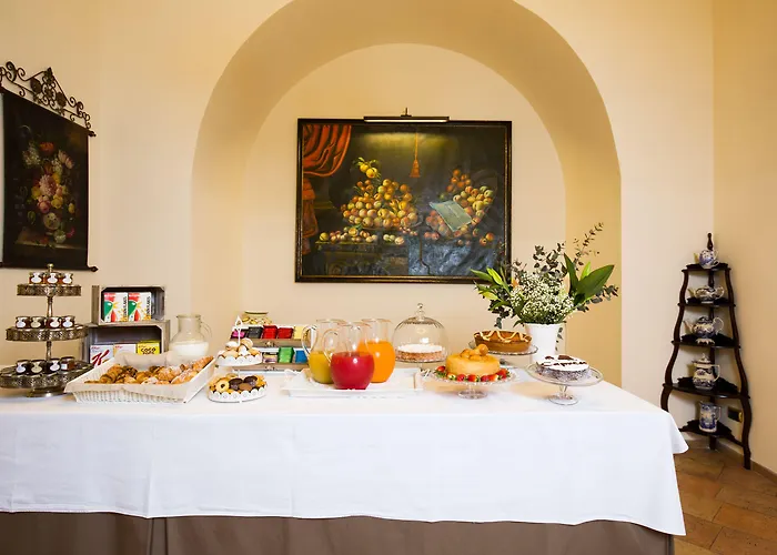 Palazzo Alabardieri 4* Неаполь