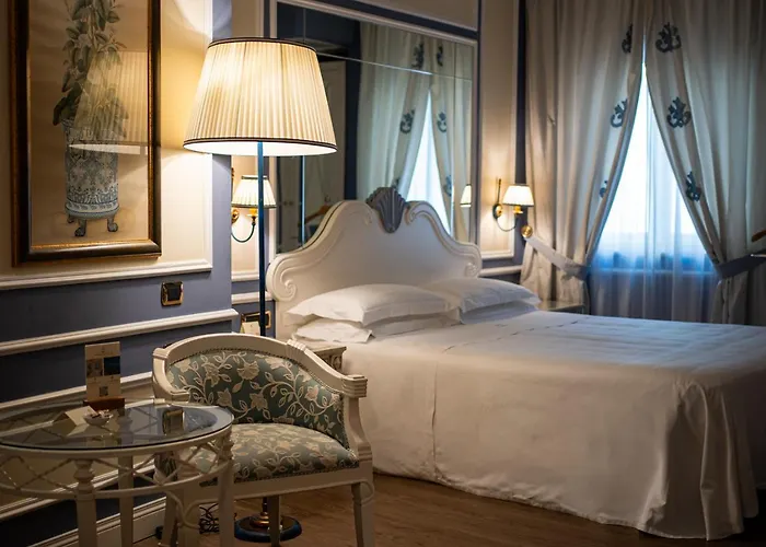 Palazzo Alabardieri Отель 4*